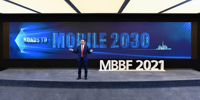 HUAWEI-David-Wang-delivering-a-keynote-speech-at-MBBF-2021.jpg