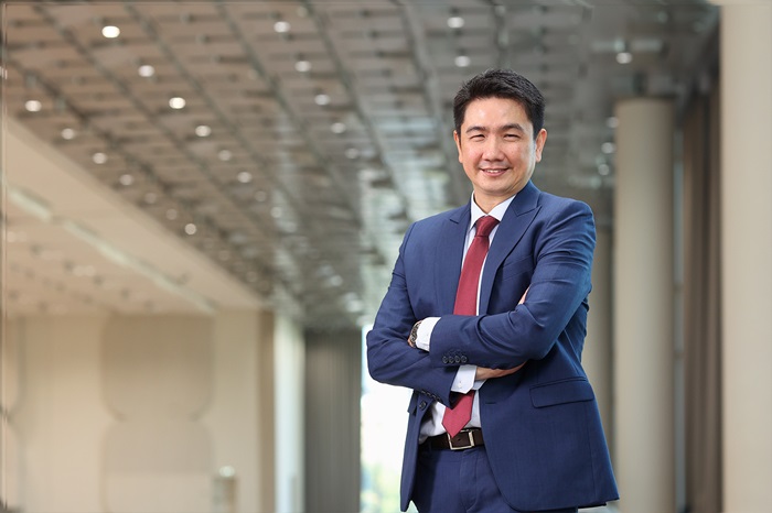 Informa-CEO-01.jpg