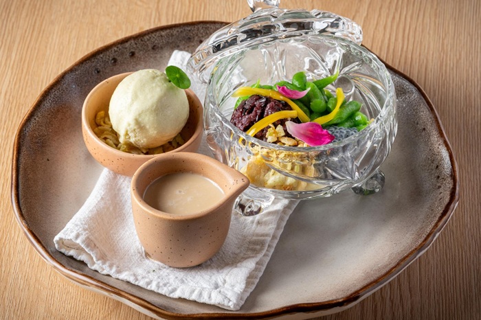 Khum-Hom-New-Menu_Kanom-Si-Tuai.jpg