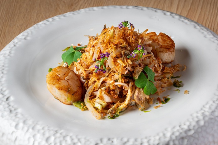 Khum-Hom-New-Menu_YUM-NUNG-MHOO-HOI-SHELL.jpg