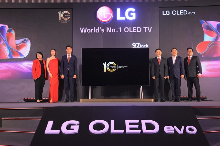 LG-Celebrates-10-Years-As-OLED-Innovation-Leader.jpg