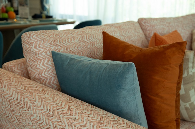 living_room_03.jpg