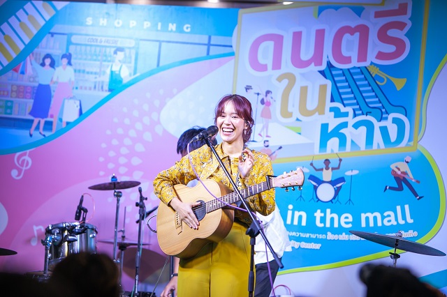 Lotuss-ดนตรีในห้าง-4.jpg