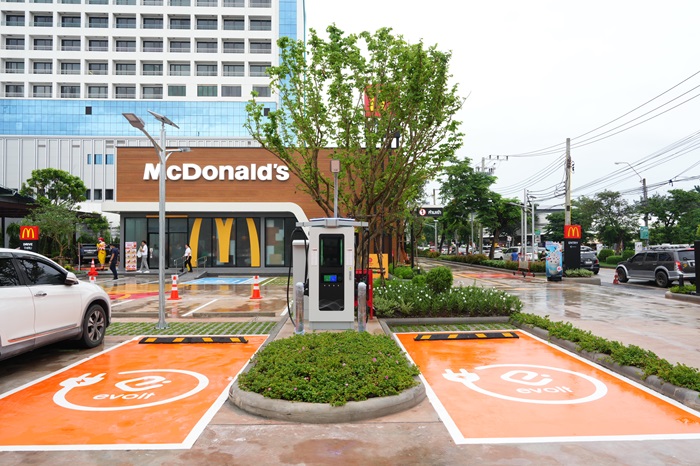 McD_Nakornthon-Rama-2_04.jpg