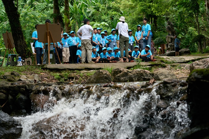 Mizuiku-16-Sarika-Waterfall.jpg
