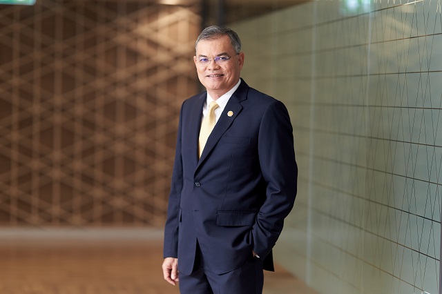 Mr.-Panun-Prachuabmoh-Country-Chairman-the-Shell-Company-of-Thailand-Limited.jpg