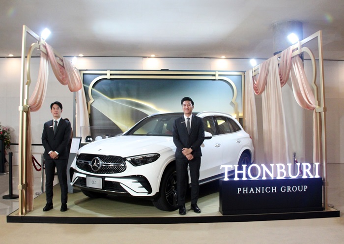 Official-Photo_3_0.jpg