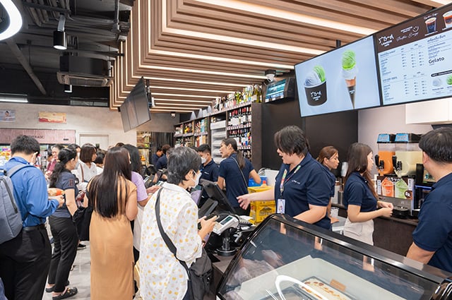 p12-daily-lawson-01.jpg