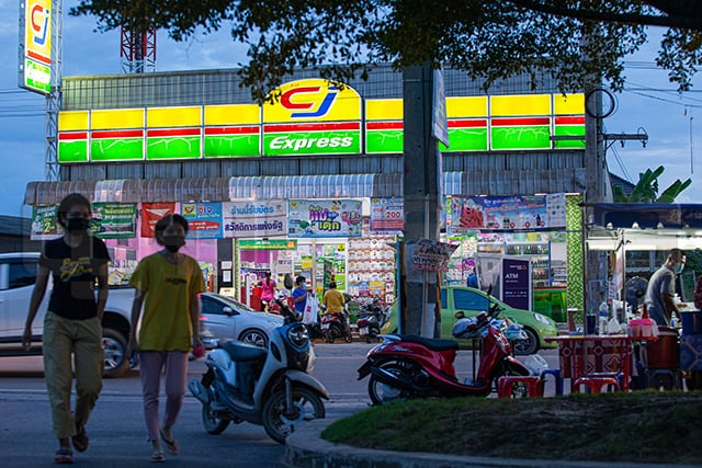 p20-21-weekly-convenience-04.jpg
