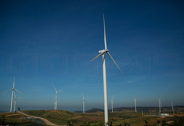p20-21-weekly-crisisenergy-03.jpg