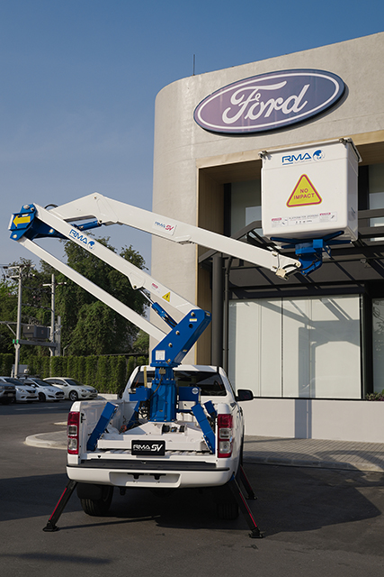 p20-21-weekly-ford-05.jpg