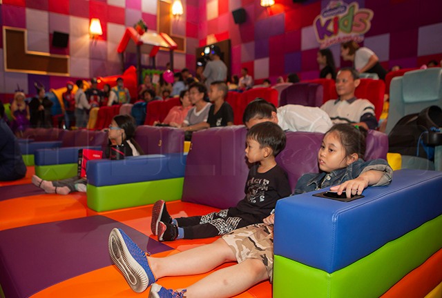 p20-21-weekly-imax-04.jpg