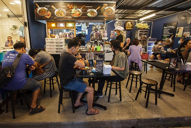 p20-21-weekly-khiang-01.jpg