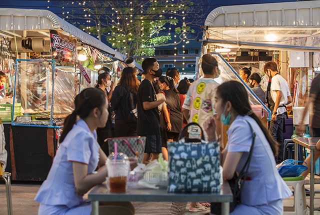 p20-21-weekly-khiang-02.jpg