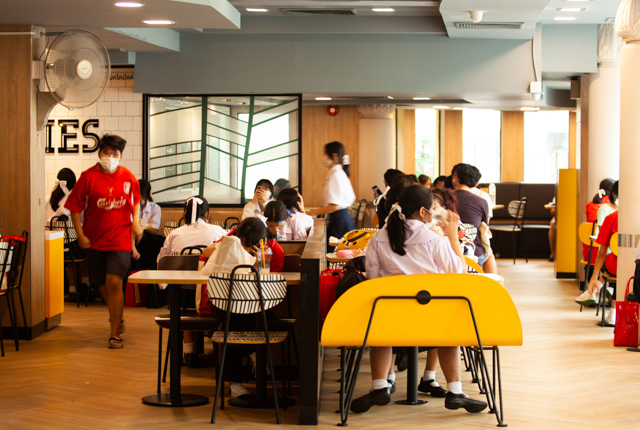p20-21-weekly-mcdonald-04.jpg