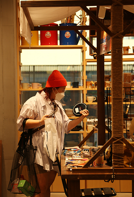p20-21-weekly-niko-03.jpg