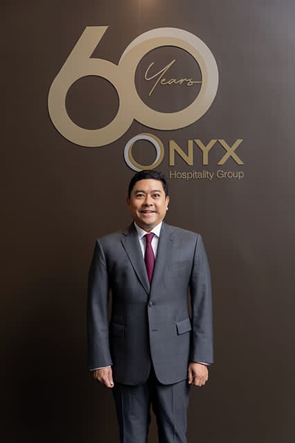 p20-21-weekly-onyx-02.jpg