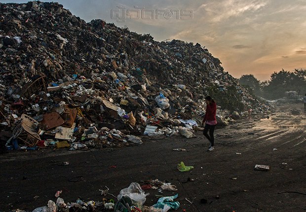 p20-21-weekly-plastic-02.jpg