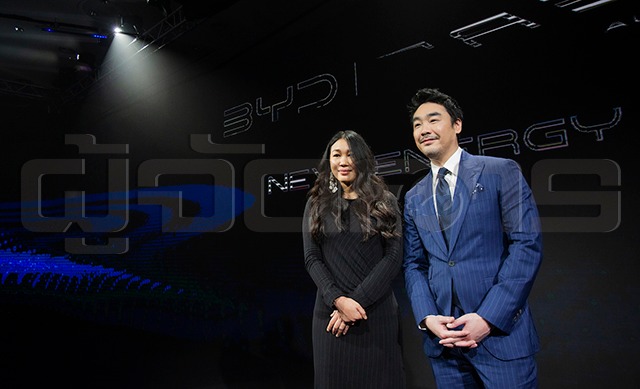 p20-21-weekly-rever-01.jpg