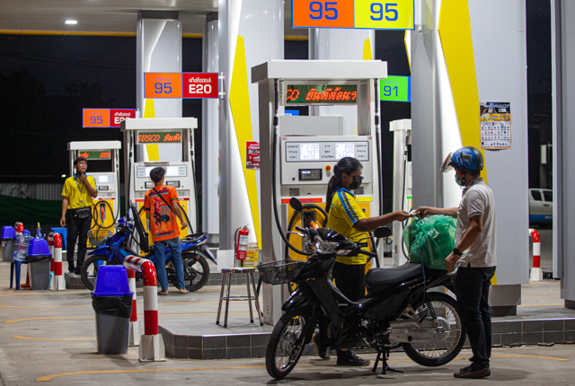 p20-21-weekly-rider-02.jpg