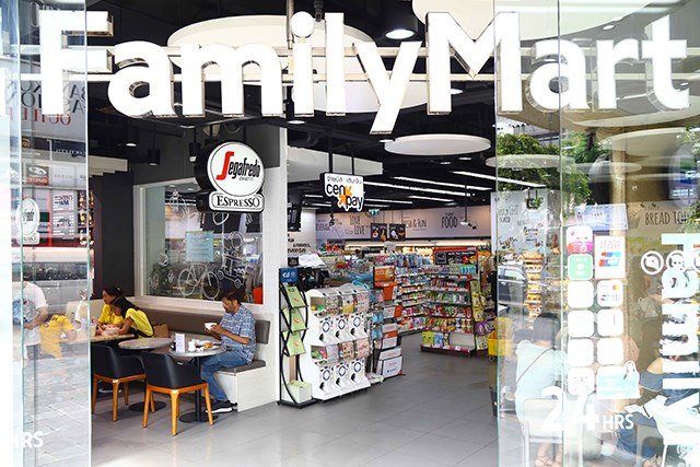 p22-23-weekly-arigato-04.jpg