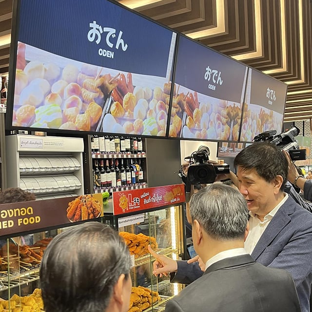 p22-23-weekly-bigc-05.jpg