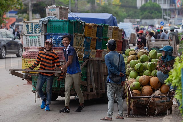 p22-23-weekly-cambodia-04.jpg