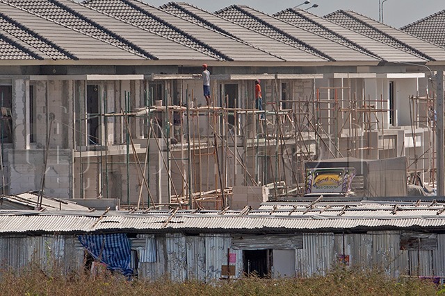 p22-23-weekly-eco-02.jpg