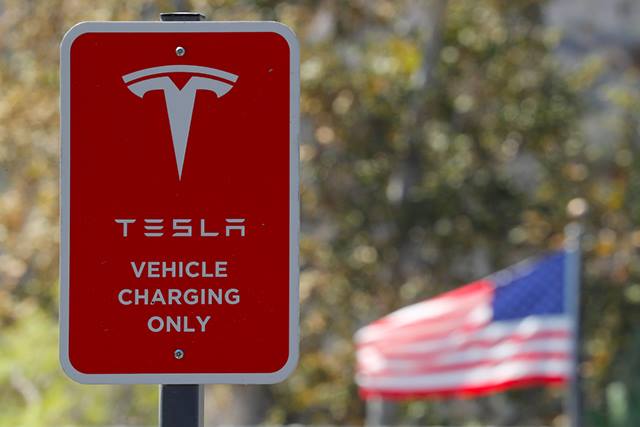 p22-23-weekly-elon-goto-03.jpg