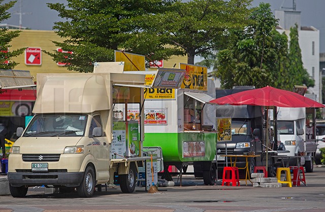 p22-23-weekly-foodtruck-03.jpg