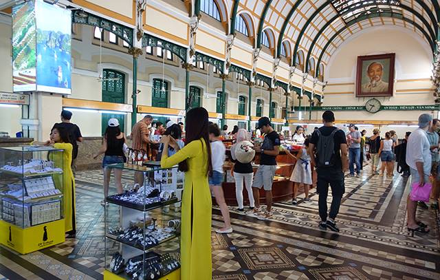 p22-23-weekly-hochiminh-02.jpg