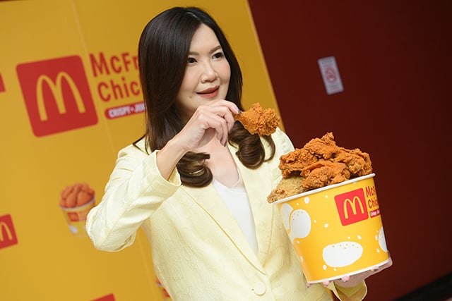 p22-23-weekly-kfc-02.jpg
