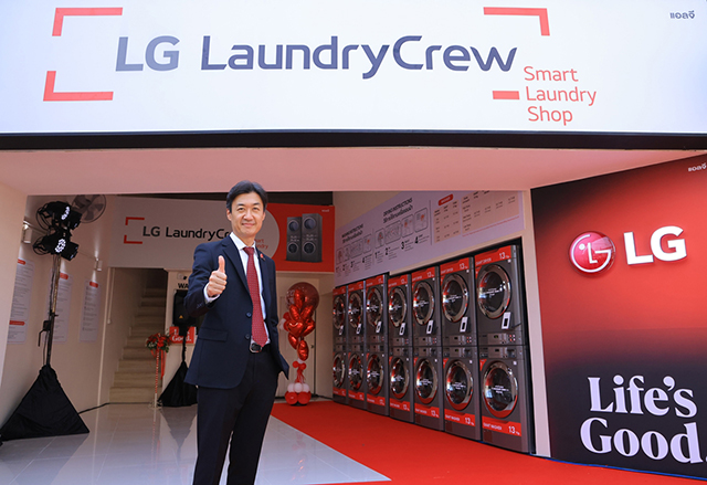 p22-23-weekly-lg-03.jpg