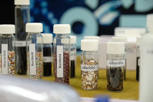 p22-23-weekly-nanotech-03.jpg