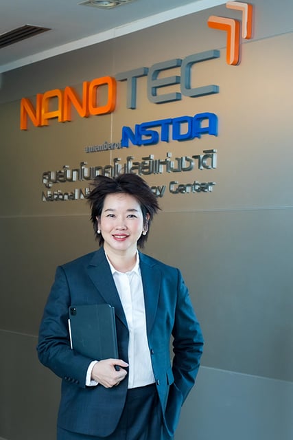 p22-23-weekly-nanotech-05.jpg
