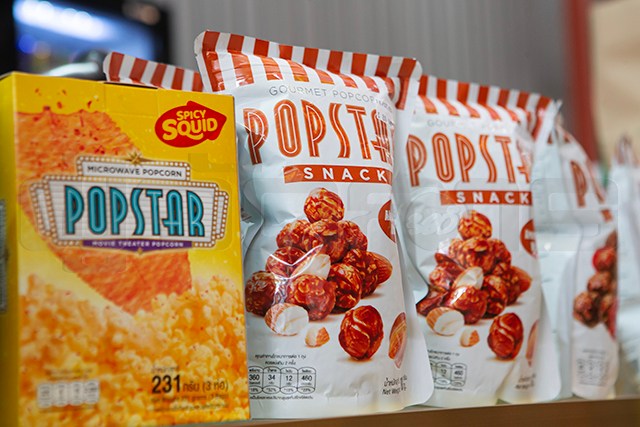 p22-23-weekly-popstar-04.jpg
