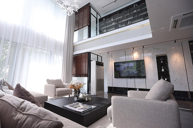 p22-23-weekly-posh-02.jpg