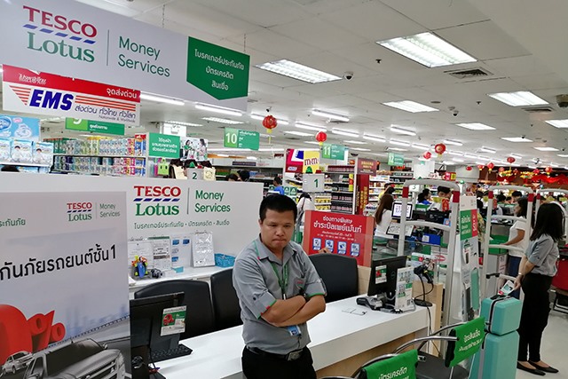 p22-23-weekly-retail-02.jpg