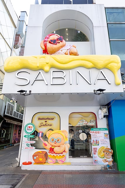 p22-23-weekly-sabina-03.jpg