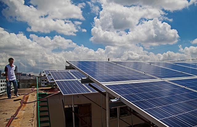 p22-23-weekly-solar-01.jpg