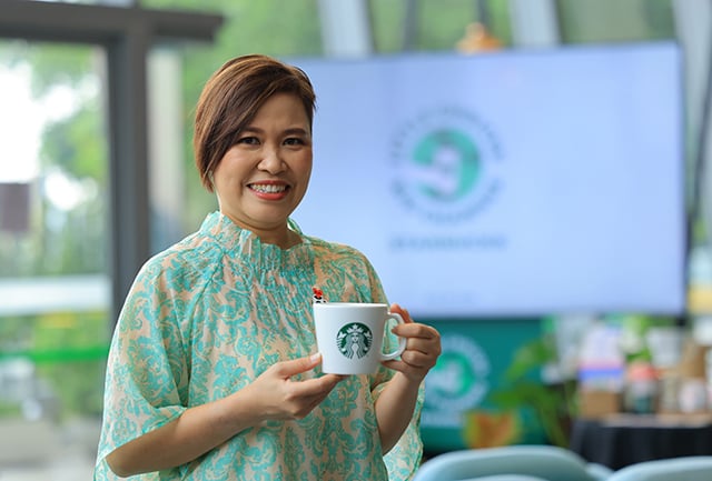 p22-23-weekly-starbucks-02.jpg
