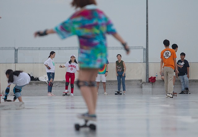 p22-23-weekly-surfskate-04.jpg