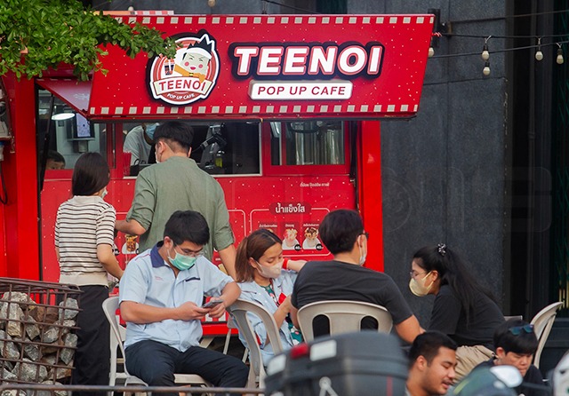 p22-23-weekly-teenoi-02.jpg