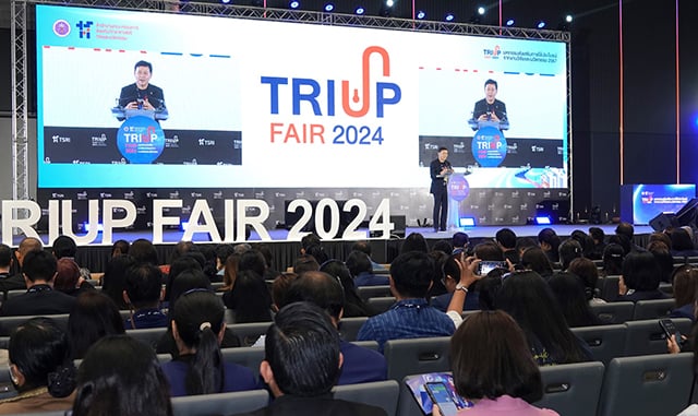 p22-23-weekly-triup-06.jpg