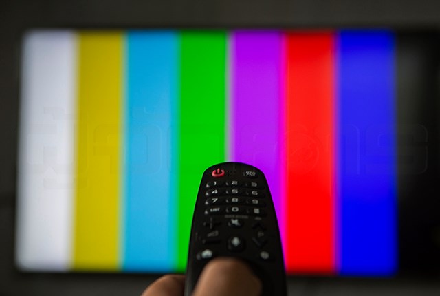 p22-23-weekly-tvshop-01.jpg