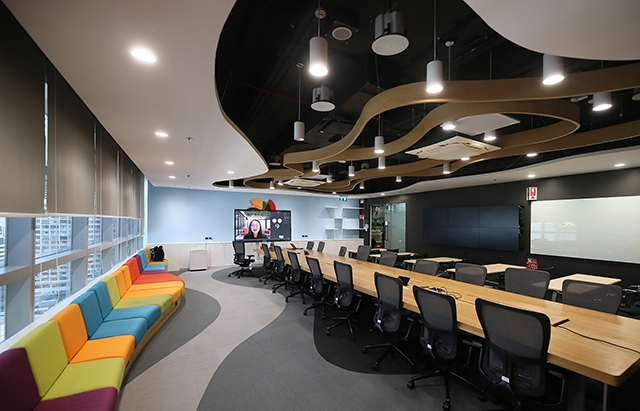 p22-23-weekly-unilever-03.jpg