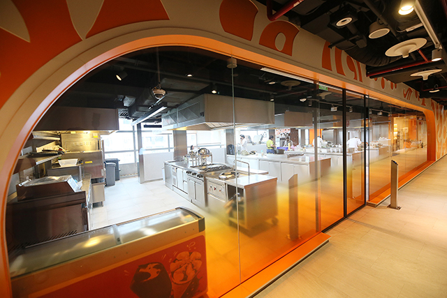 p22-23-weekly-unilever-06.jpg