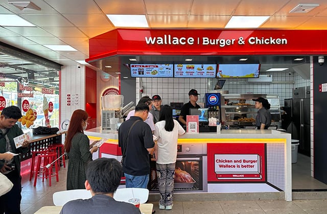 p22-23-weekly-wallace-03.jpg