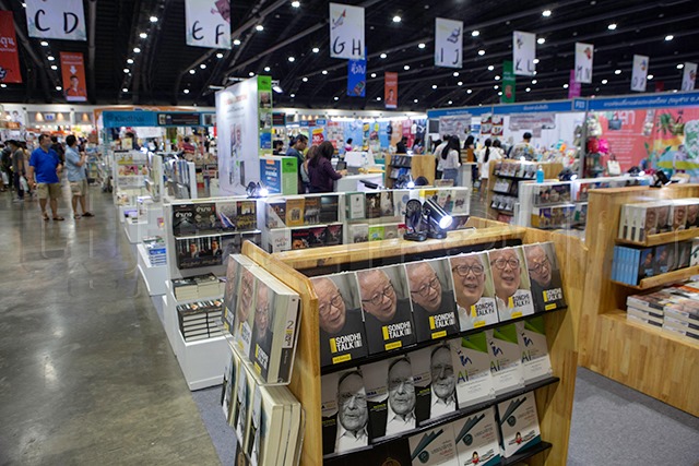 p22-23-weely-bookfair-03.jpg