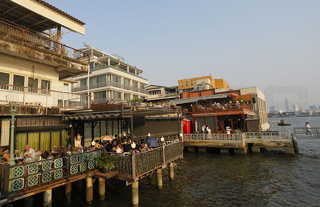 p22-24-weekly-thedeck-02.jpg